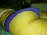 Geiler Arsch in blauem Slip