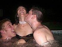 Private Party Bilder - Geile M�dchen baden betrunken