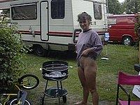 Geile Ehefrau Privat - Intime Fotos auf dem Camping Platz