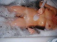 Nackt in der Badewanne und intime Nackt Fotos