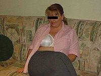 Mollige Hausfrau privat nackt