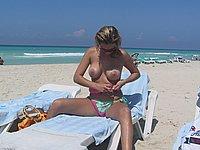 Strandbilder - Oben ohne nackt am Strand