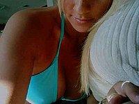 Scharfes blondes Luder privat nackt