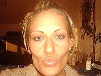 Ich bin ein schwanzgeiles blondes Luder