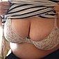 Feuchte Hausfrau mit dicken Titten