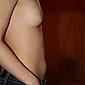 Geiles M�dchen mit kleinen Titten und rasierter Muschi