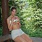 Junges M�dchen (18) nackt im Freien