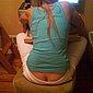 Junge Hausfrau mit H�ngetitten