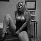 Geiles blondes Luder mit dicken Titten