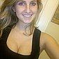 Sch�ne Blondine fotografiert sich selbst nackt
